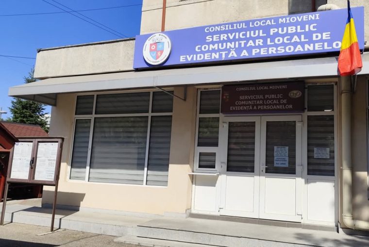 La Mioveni, program prelungit pentru preschimbarea buletinelor