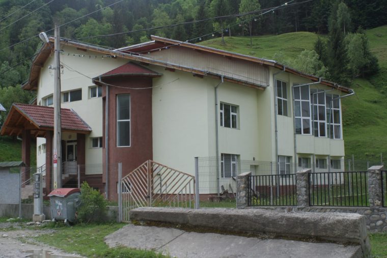 Afluență de votanți în localitățile turistice din Muscel. S-a depășit prezența în procent de 100%