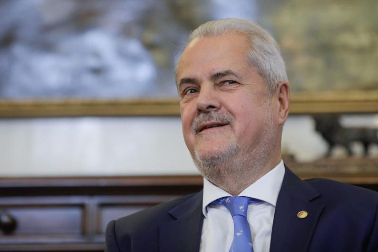 Adrian Năstase: Încă o dată, românii și-au făcut „damblaua”, la vot