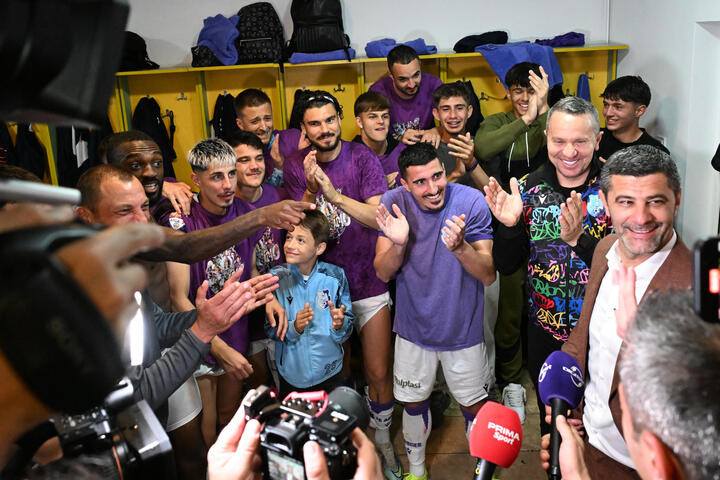 Dani Coman a postat imagini din vestiarul promovării