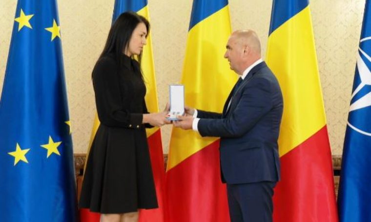 Cristina Neagu, decorată cu Ordinul Naţional Serviciul Credincios, în grad de Cavaler