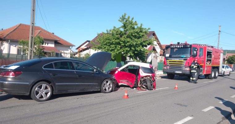 Minori răniți în accident la Țițești