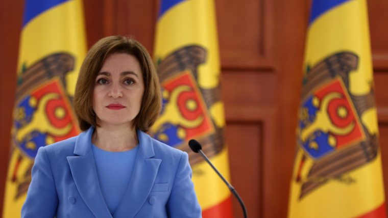 Se cere anchetarea penală a Maiei Sandu, acuzată că „se implică fățiș” în alegerile din România