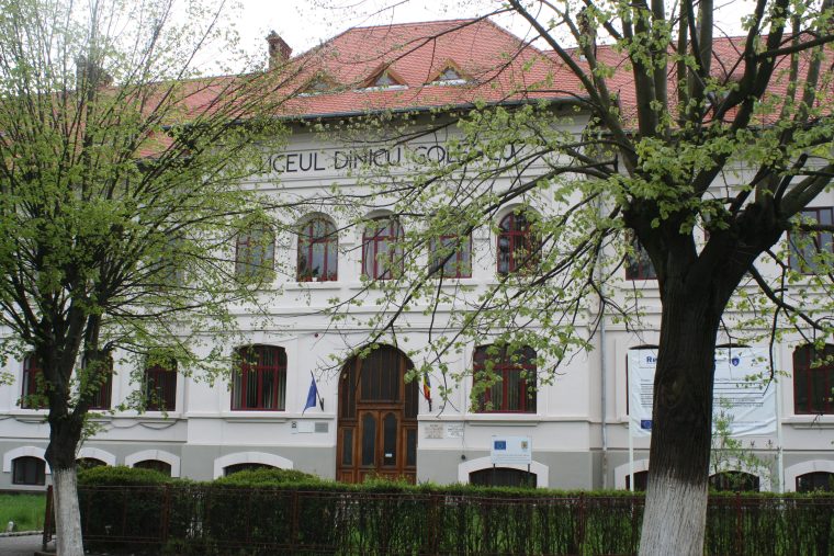 Aniversare la „Dinicu Golescu” Câmpulung