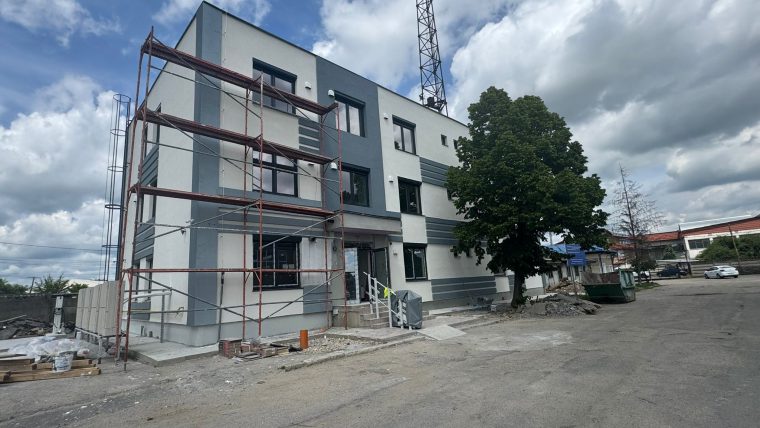 Renovarea Regiei Autonome Județene de Drumuri Argeș, aproape gata. Consum redus de energie