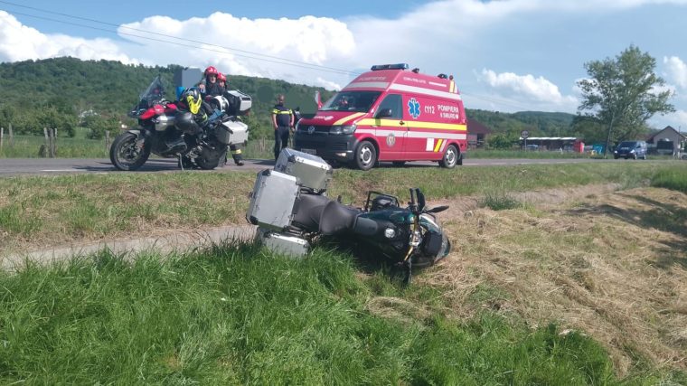 Motociclist aruncat de pe drum la Mihăești