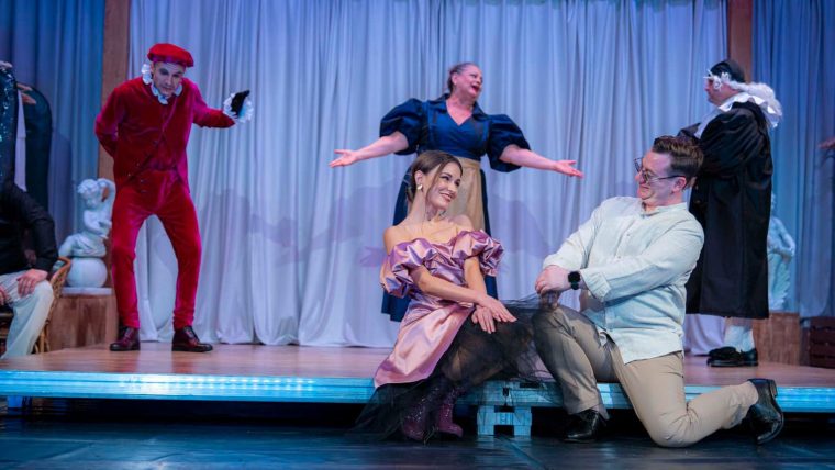 O comedie celebră la Teatrul „Al. Davila”: „Slugă la doi stăpâni”