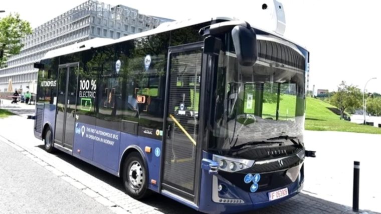 Primul autobuz fără șofer a apărut în România. Unde a fost testat