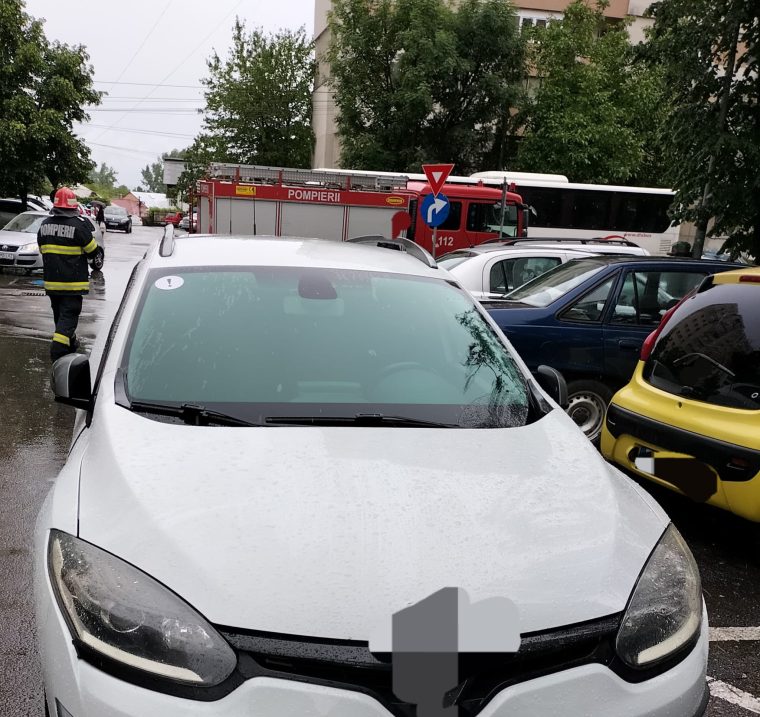 Accident la Pitești, cu o victimă. O mașină a lovit o trotinetă electrică