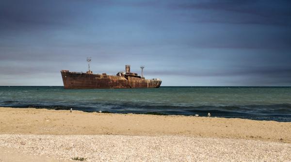 Trupul unei femei a fost găsit plutind pe mare la Costinești