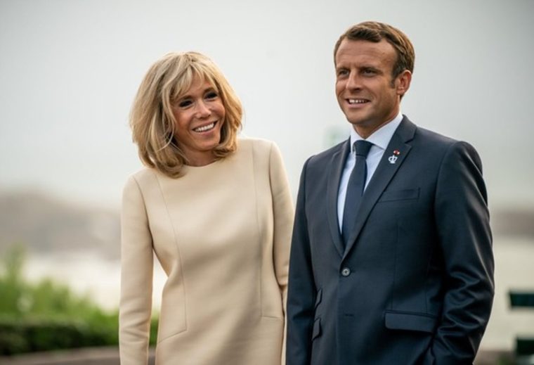 Palatul Élysée neagă că Emmanuel Macron ar fi fost pălmuit de soția sa, Brigitte