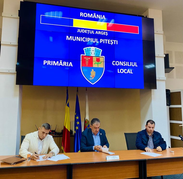 Școlile din Pitești vor fi dotate cu materiale didactice. Finanțare nerambursabilă