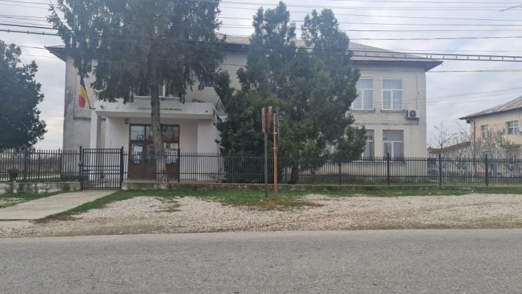Lucrări de amploare la școala din comuna Rătești