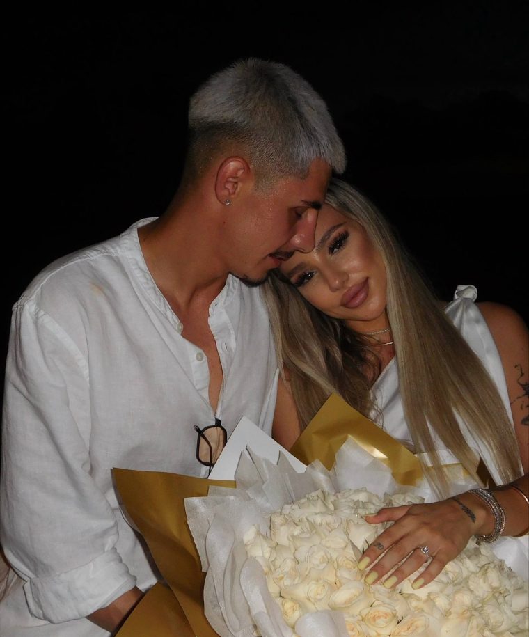 Florin Borța, fundașul Argeșului, renunță la viața de burlac. Și-a cerut iubita în căsătorie în Bali!