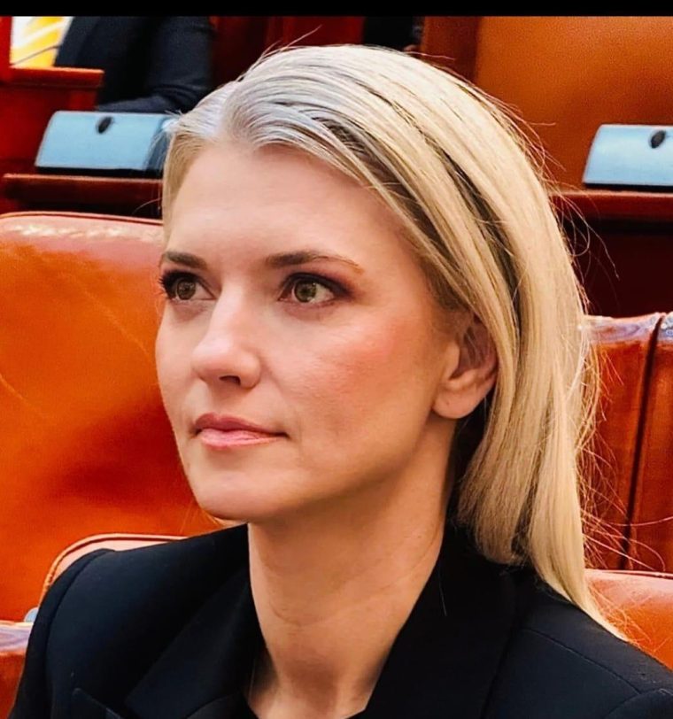 Alina Gorghiu: „Ești una dintre multele victime ale violenței domestice? Atunci merită să te informez”