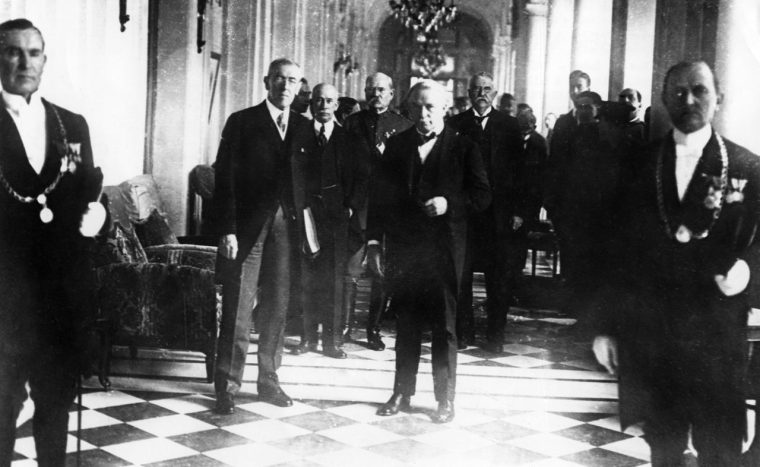 4 iunie 1920: 105 ani de la semnarea Tratatului de la Trianon