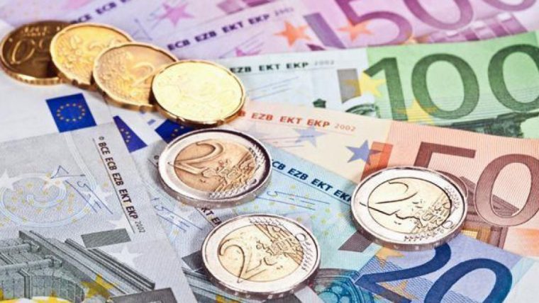 Moneda Euro a scăzut pentru a doua zi la rând
