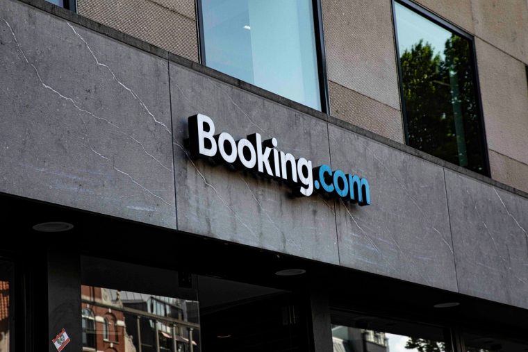 Hotelierii din Europa s-au revoltat împotriva dictaturii Booking.com