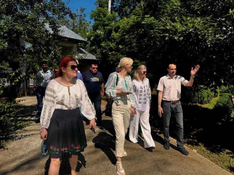 Alina Gorghiu, la ziua comunei Vedea. Discuții despre nevoia unui centru de salvare în zonă