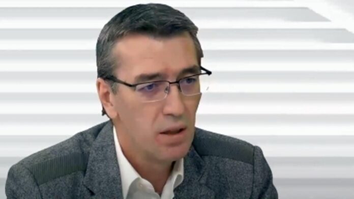 Av. Toni Neacșu: CCR și Binomul Nicușor Dan-Partidele Coaliției încalcă legile și practicile democratice