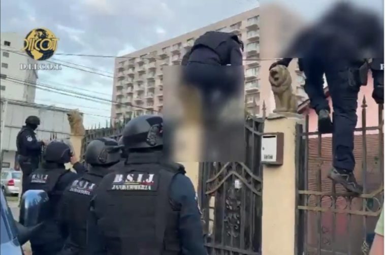 (Video) Update. Șase persoane reținute în România pentru trafic de persoane și proxenetism. O femeie, arestată în Regatul Unit