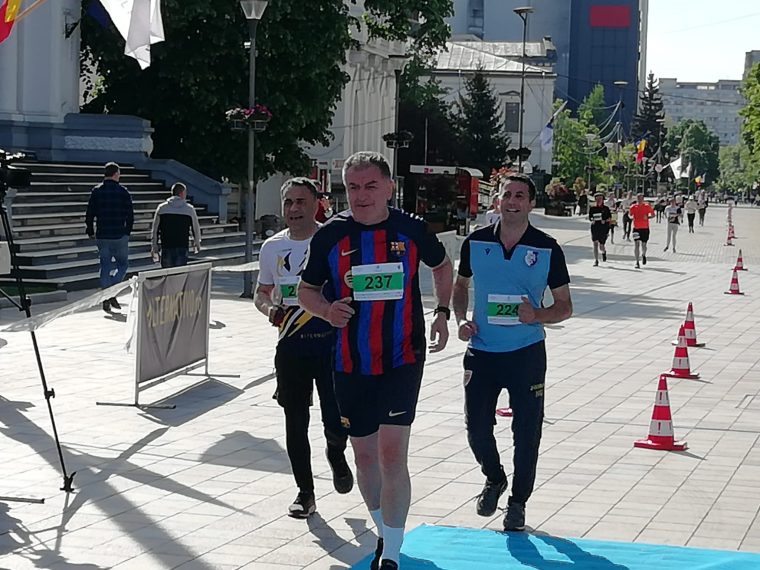 Primarul Gentea aleargă la Pitești, la Crosul Olimpic. Start din Piața Primăriei