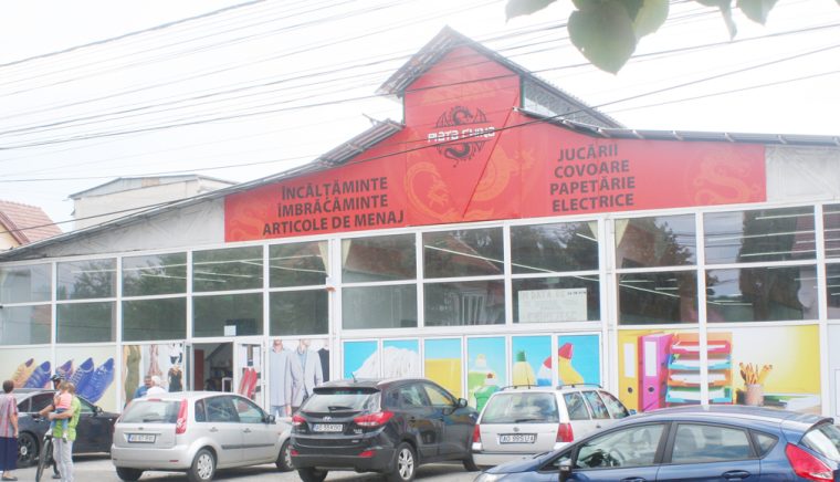 Fără piaţă agroalimentară şi fără piaţă chineză la Câmpulung