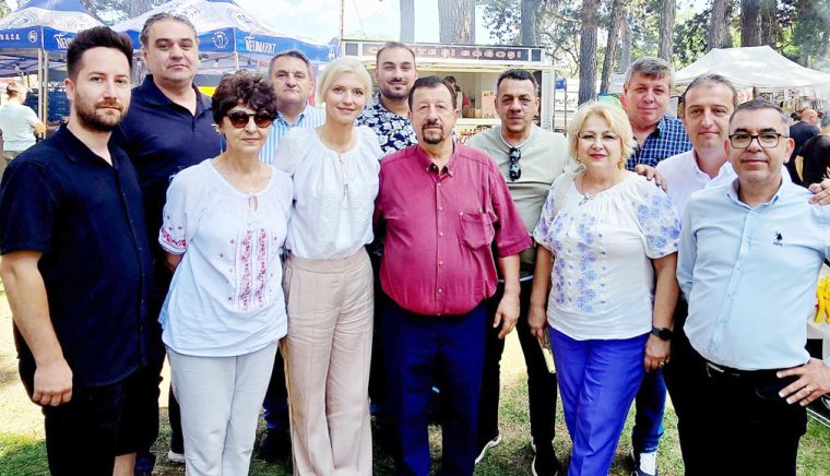 Alina Gorghiu, la dezbateri cu mai multe organizaţii PNL din Argeş