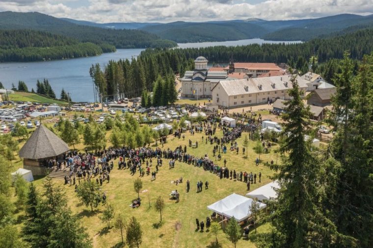 Vacanță cu sens. Taberele de la Mănăstirea Oașa, o experiență care transformă