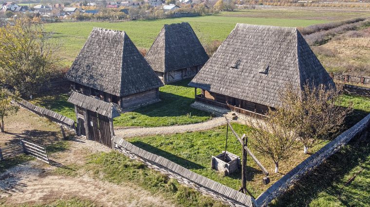 La Muzeul Golești – 53 de monumente tradiționale vor fi reabilitate