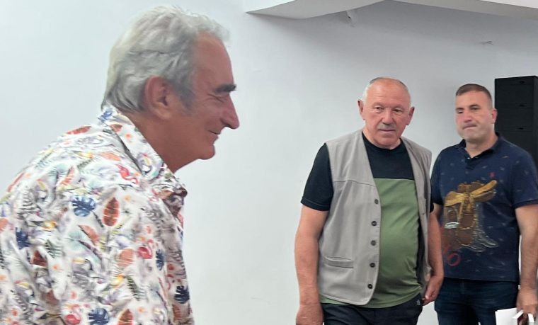 Sevastian Tudor va deveni Cetățean de Onoare la Poiana Lacului. Primarul Spirea a făcut anunțul