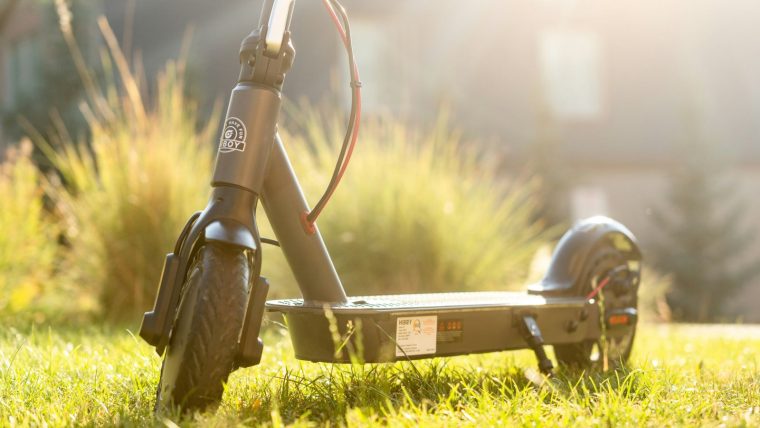Trotinetă, bicicletă sau mașinuță electrică? Află ce se potrivește vârstei copilului tău!