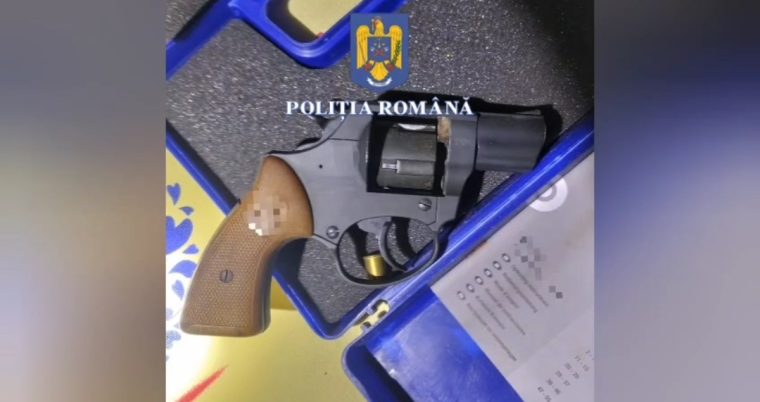 Arme deținute ilegal ridicate de polițiști