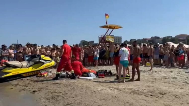 Piteștean salvat de la înec la Mamaia