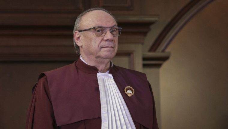 Cine este Marian Enache, cel mai bine plătit bugetar din România
