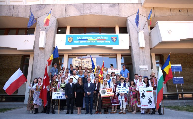Programul Festivalului Internațional de Folclor „Carpați”
