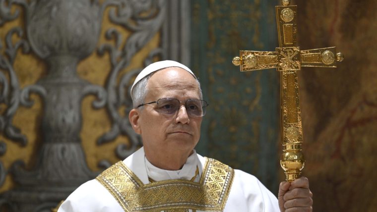 Papa Leon al XIV-lea avertizează că Pământul este „devastat” de schimbările climatice