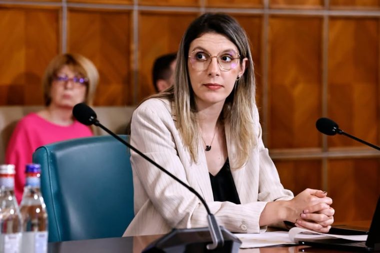 „Puii de urs pot fi și trebuie să fie relocați de către Direcția Silvică Argeș”