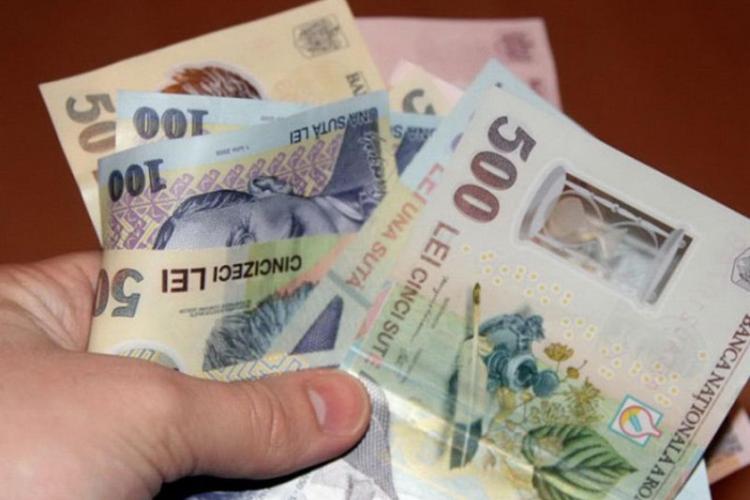 O piteșteancă, administrator de bloc, a băgat mâna adânc în banii asociației. Delapidare și fals în înscrisuri