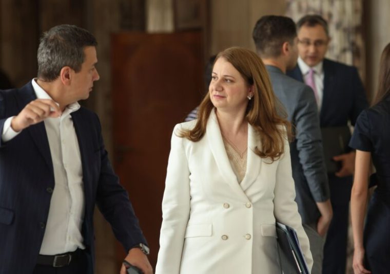 Trei miniștri din Guvernul Ciolacu au cerut bani din Fondul de rezervă știind că bugetul e în colaps