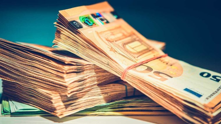 16 români au fraudat fiscul britanic cu 1 milion de lire
