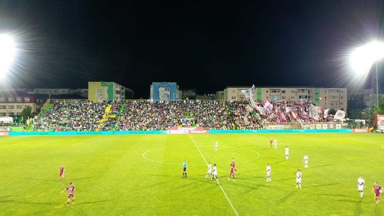FC Argeș-Rapid. Spectacol în tribună la Mioveni
