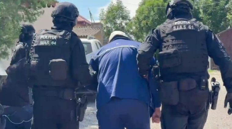 Video. Pe urmele criminalului din Mureș, cu trupe speciale și câini de urmă