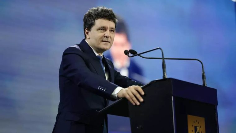 Nicușor Dan, la congresul liberalilor: „PNL a făcut greșeli, dar a ținut direcția corectă”