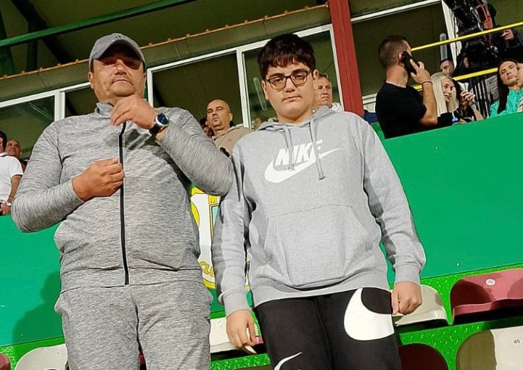 Mario Tudose, încurajat de fratele mai mic