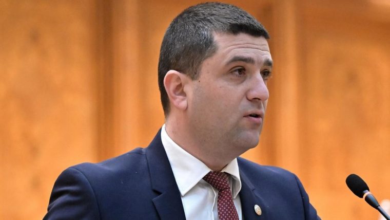 Radu Miruță, ministrul Turismului, a preferat Grecia pentru vacanțe