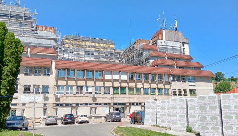 Cu avocat din afară, Spitalul Câmpulung a câştigat o primă bătălie