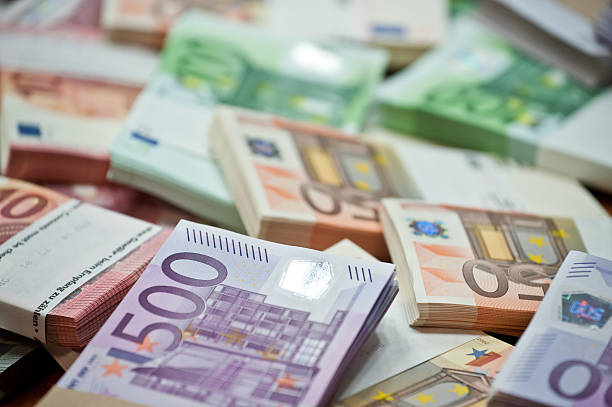 Un român, moştenitorul unei case de 400.000 de euro a unei britanice pe care nu a cunoscut-o