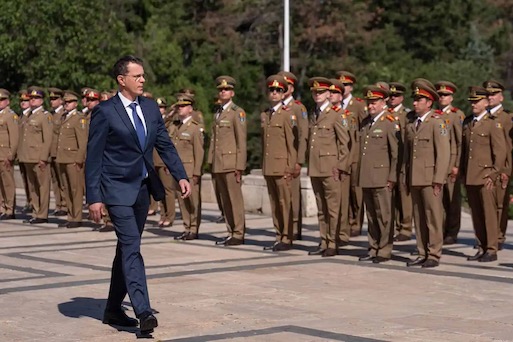 Modificări la Legea Apărării Naționale – Ministrul Moșteanu: ”Dezvoltăm cadrul de voluntariat militar, vrem să atragem tineri / Avem nevoie de transfer tehnologic în industria de apărare”