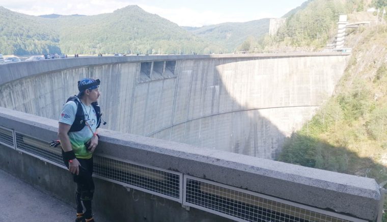 Premieră pe Transfăgărăşan. Un medic veterinar a alergat 48 km în jurul Lacului Vidraru. În 6 ore de maraton a întâlnit 3 urşi